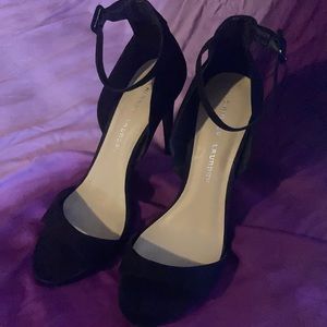 Super cute Chinese Laundry heels!